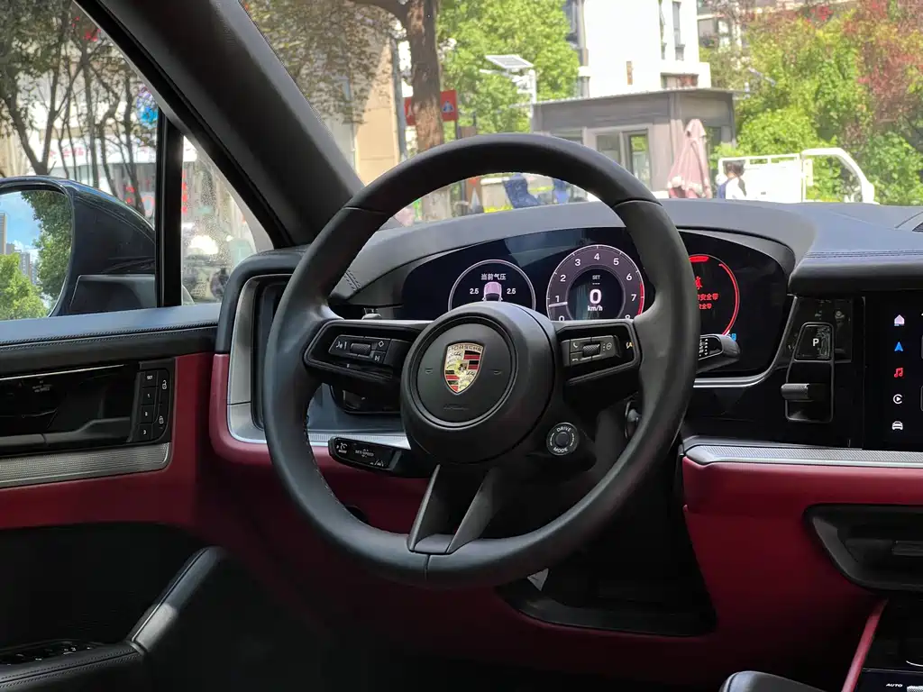 Porsche Cayenne — миниатюра 17