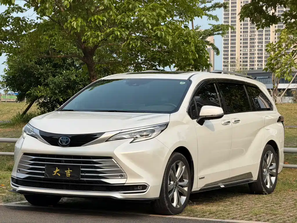 Toyota Sienna 2023