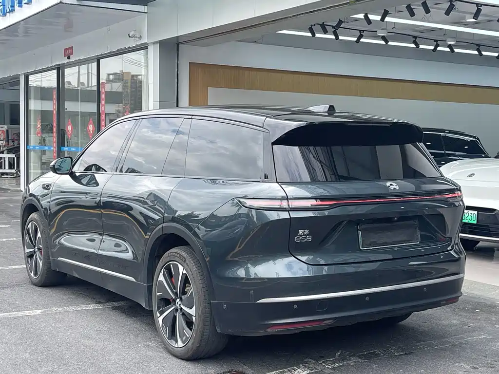 NIO ES8 2023 75kWh Executive