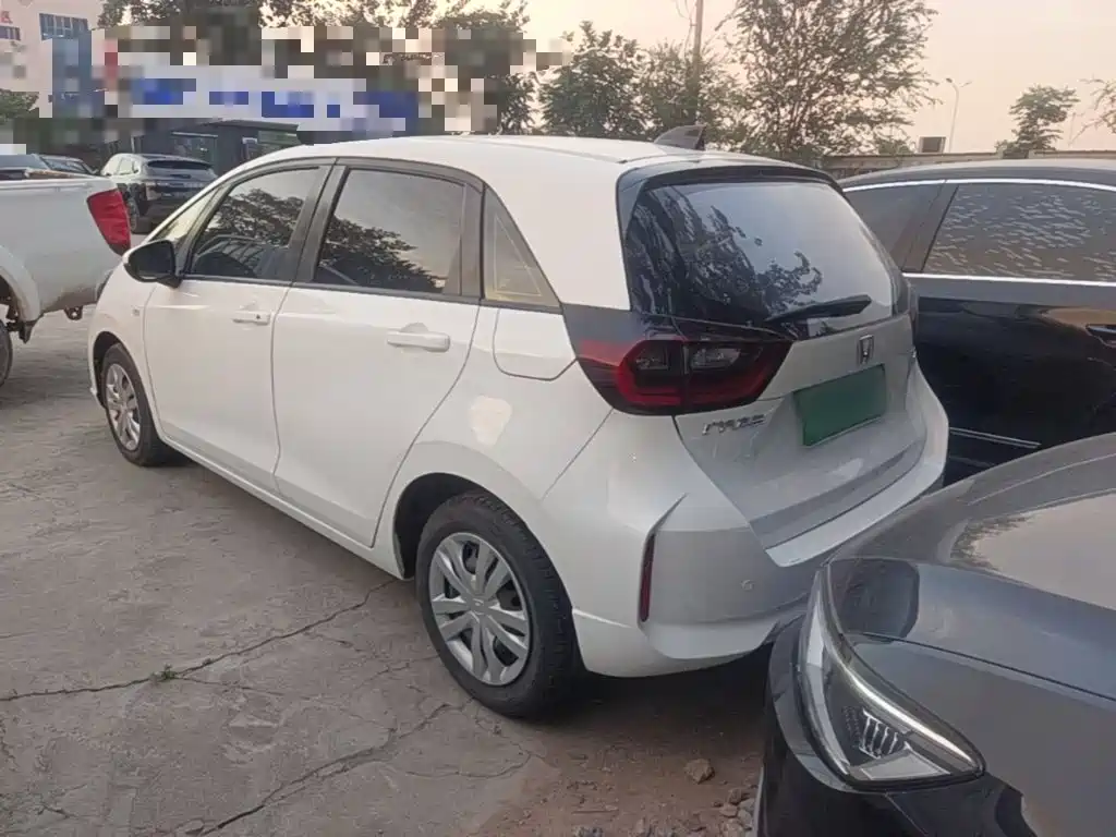 Honda Fit — миниатюра 5