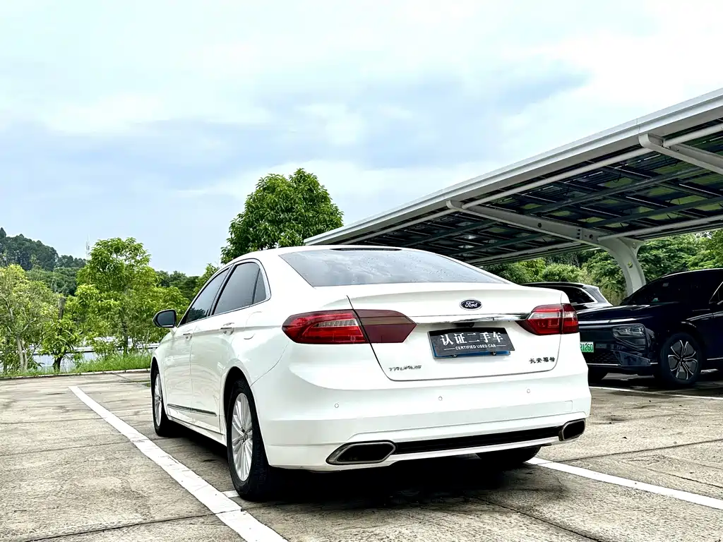 Ford Taurus — миниатюра 8