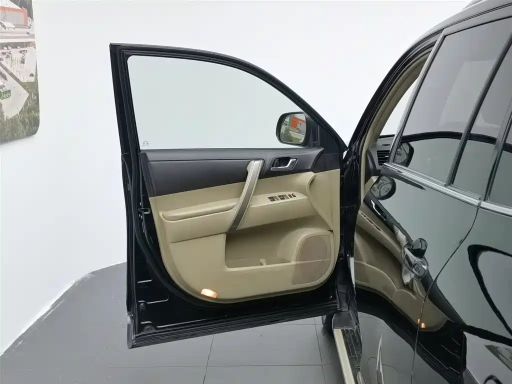 Toyota Highlander 2012 2.7L 7 мест Luxury