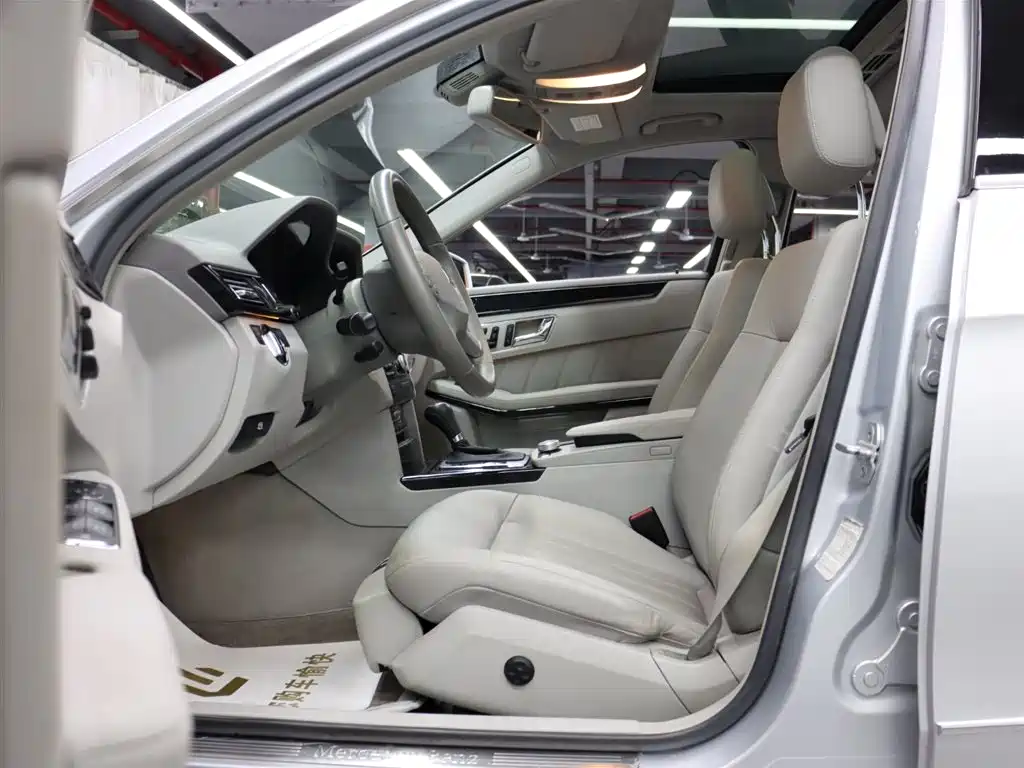 Mercedes-Benz E-Class E 2010 E 200 CGI