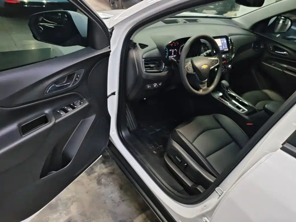 Chevrolet Equinox — миниатюра 16