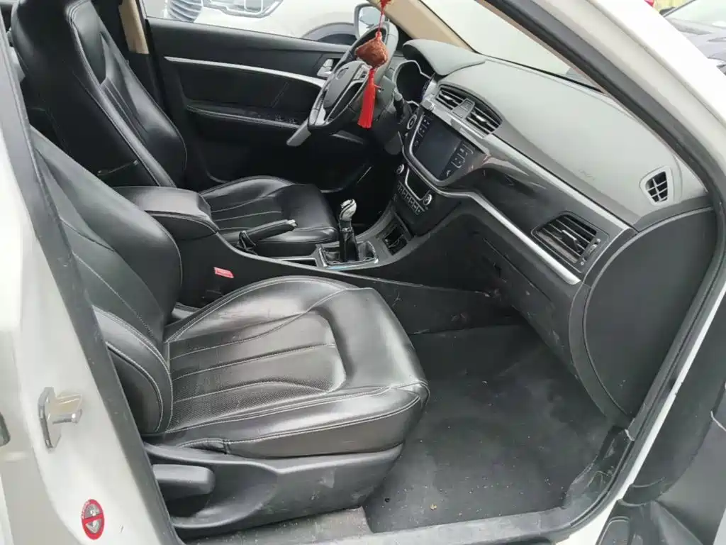Geely Emgrand — миниатюра 25
