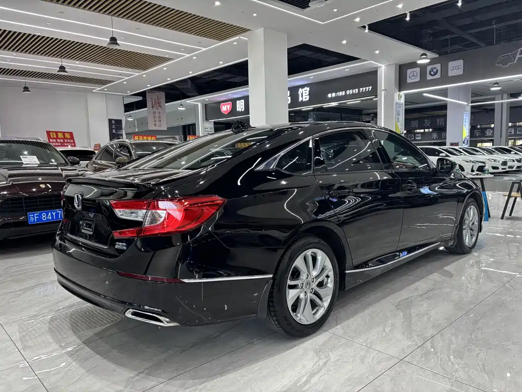 Honda Accord — миниатюра 7