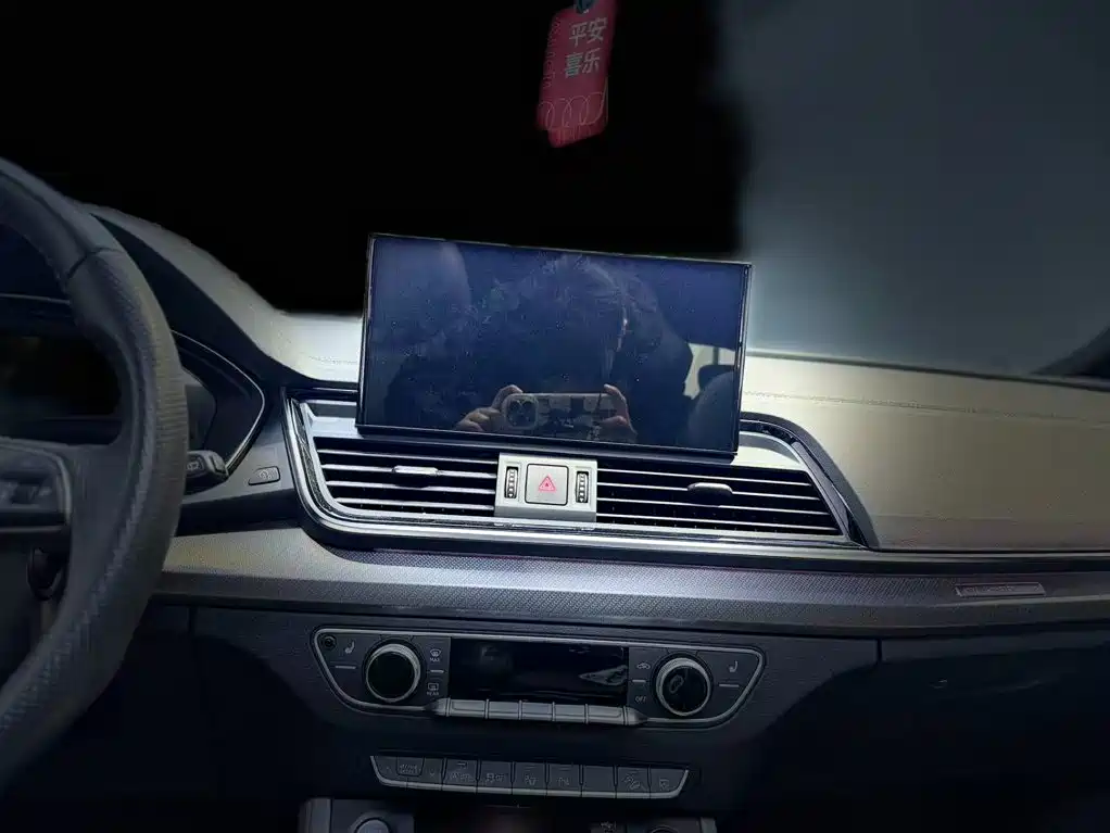 Audi Q5L Sportback — миниатюра 18