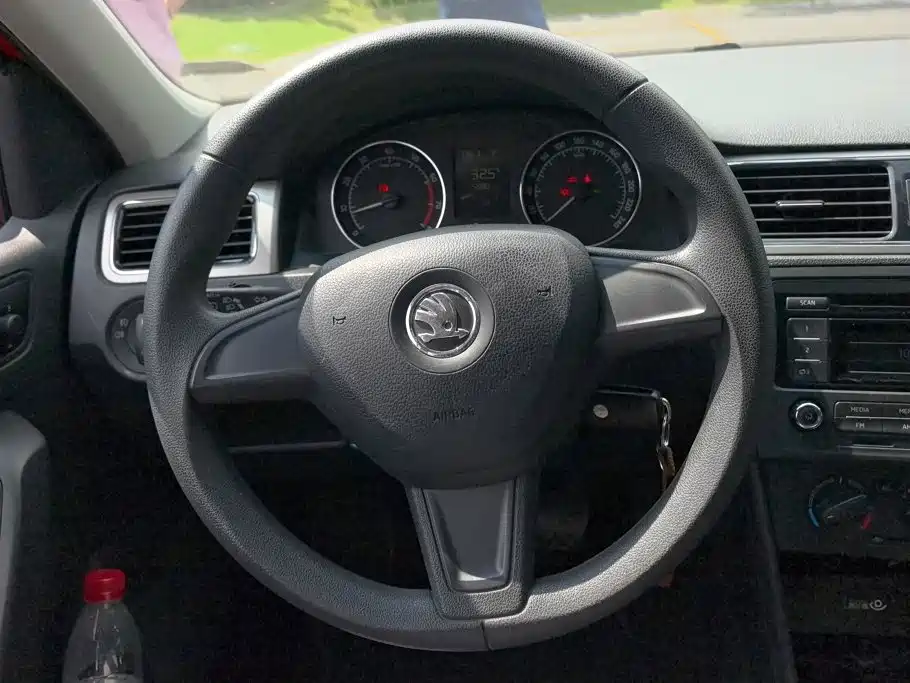 Skoda Rapid Spaceback — миниатюра 15
