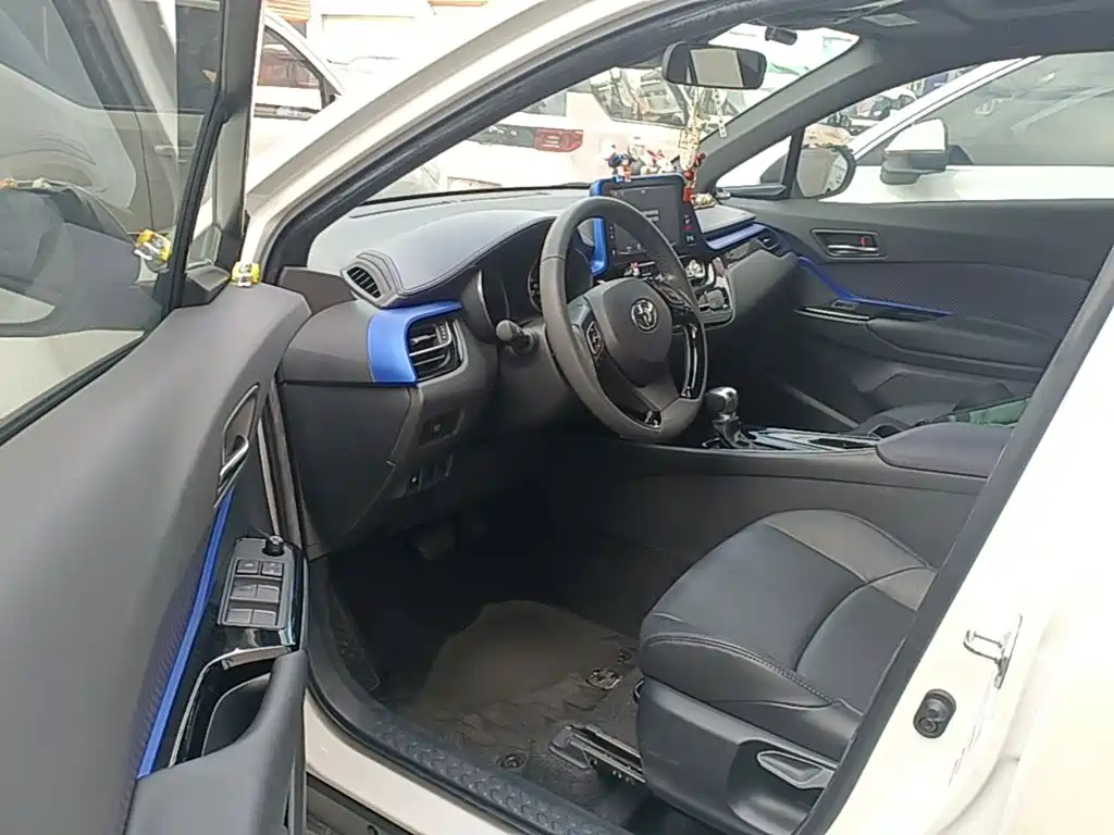 Toyota IZOA — миниатюра 16