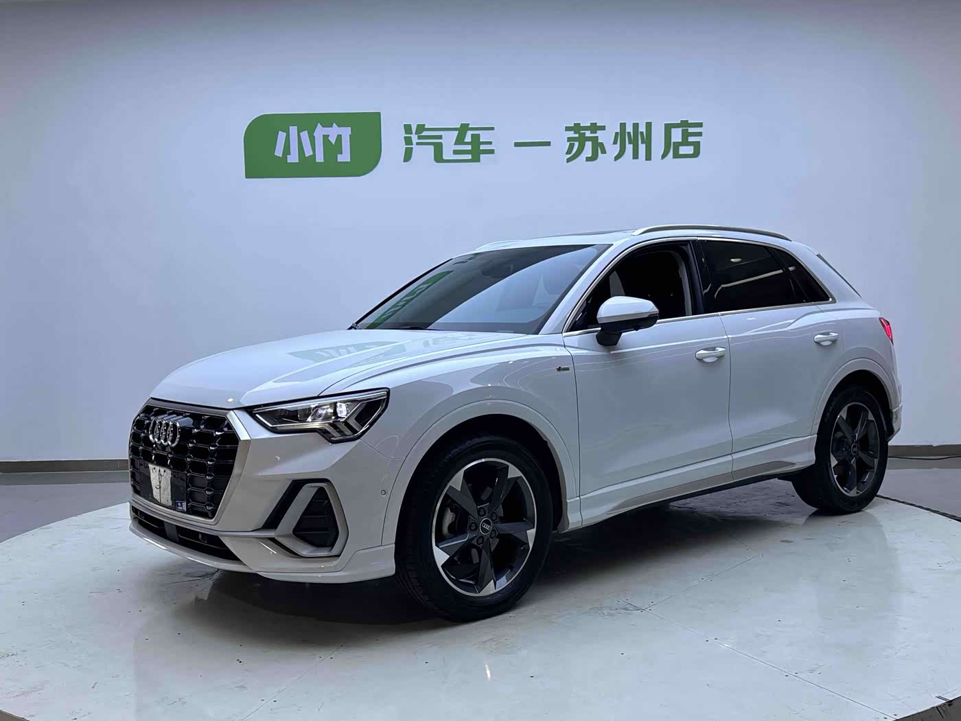 Audi Q3 1.4 л 2022 г. Белый, пробег 17000 км