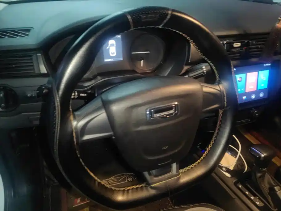 Qoros Qoros 3 — миниатюра 15