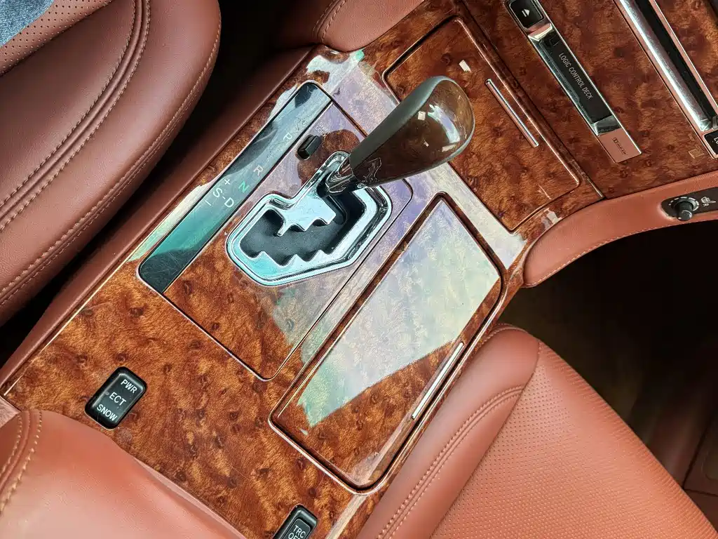 Toyota Crown — миниатюра 6