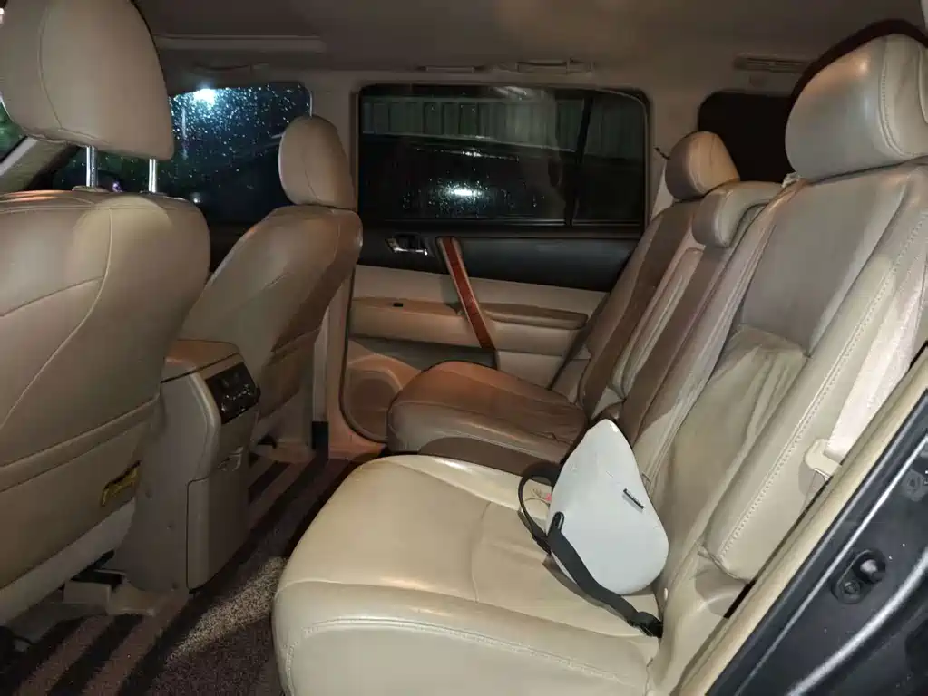 Toyota Highlander (Import) — миниатюра 7
