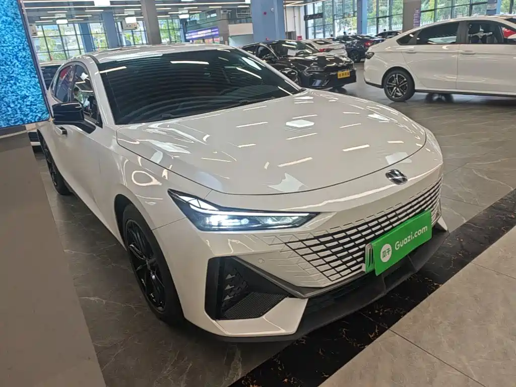 Changan UNI-V iDD — миниатюра 4