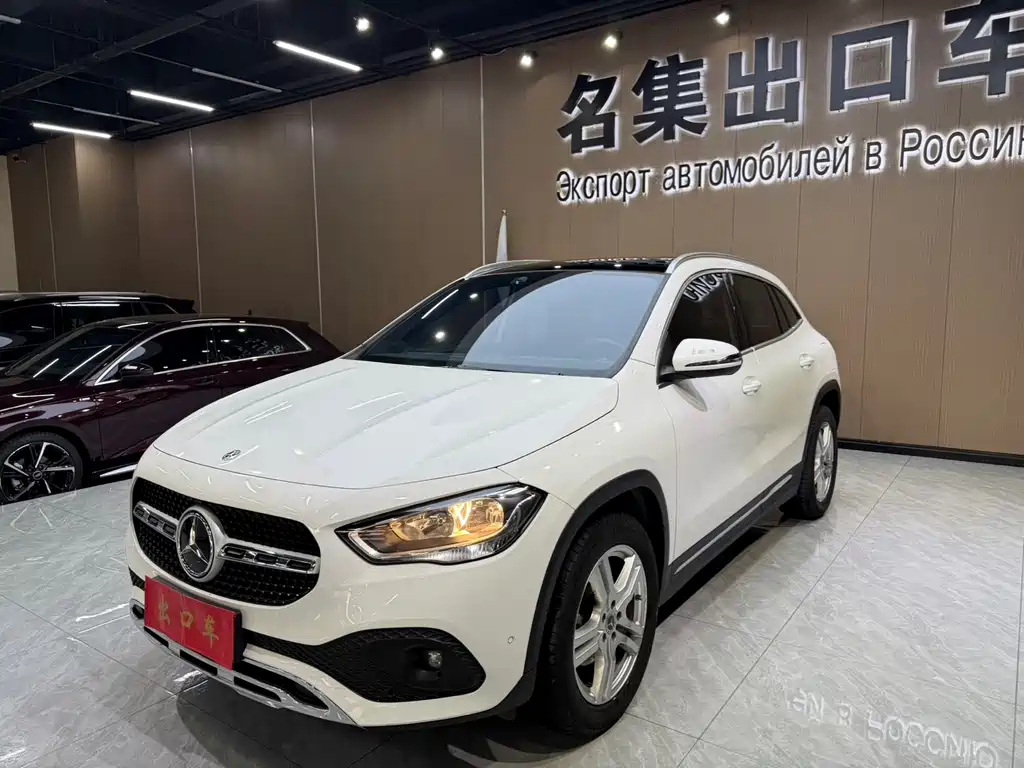 MERCEDES-BENZ GLA