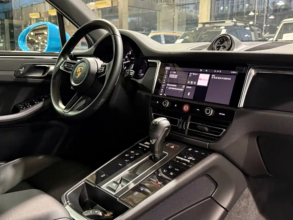 Porsche Macan — миниатюра 7