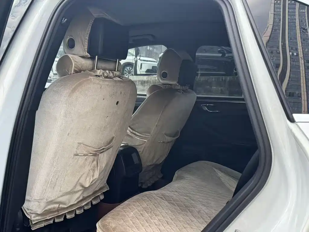 Porsche Macan — миниатюра 7