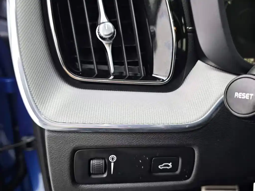 Volvo XC60 — миниатюра 20