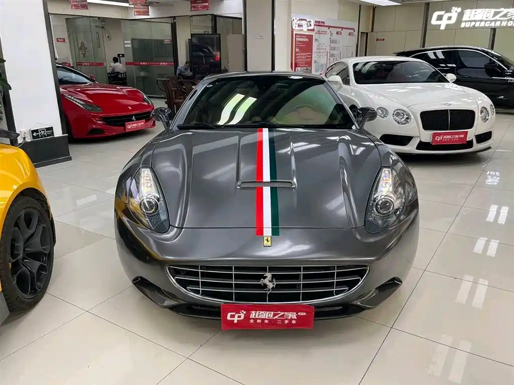 Ferrari California T 2012 4.3L
