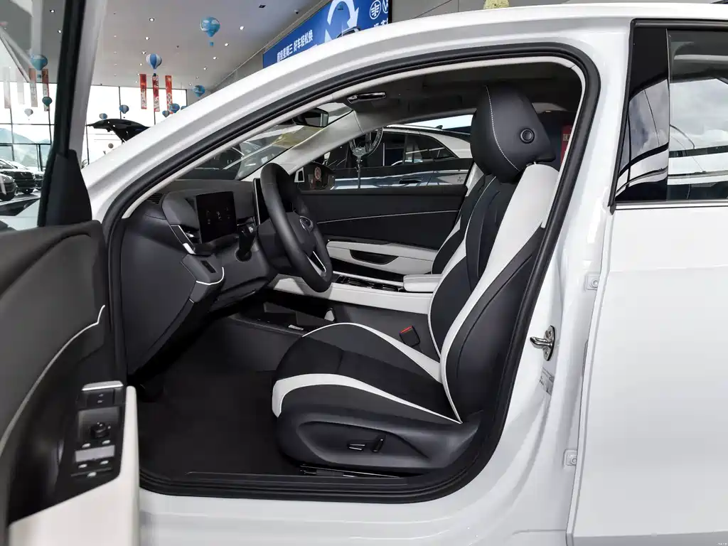 Volkswagen Sagitar — миниатюра 4