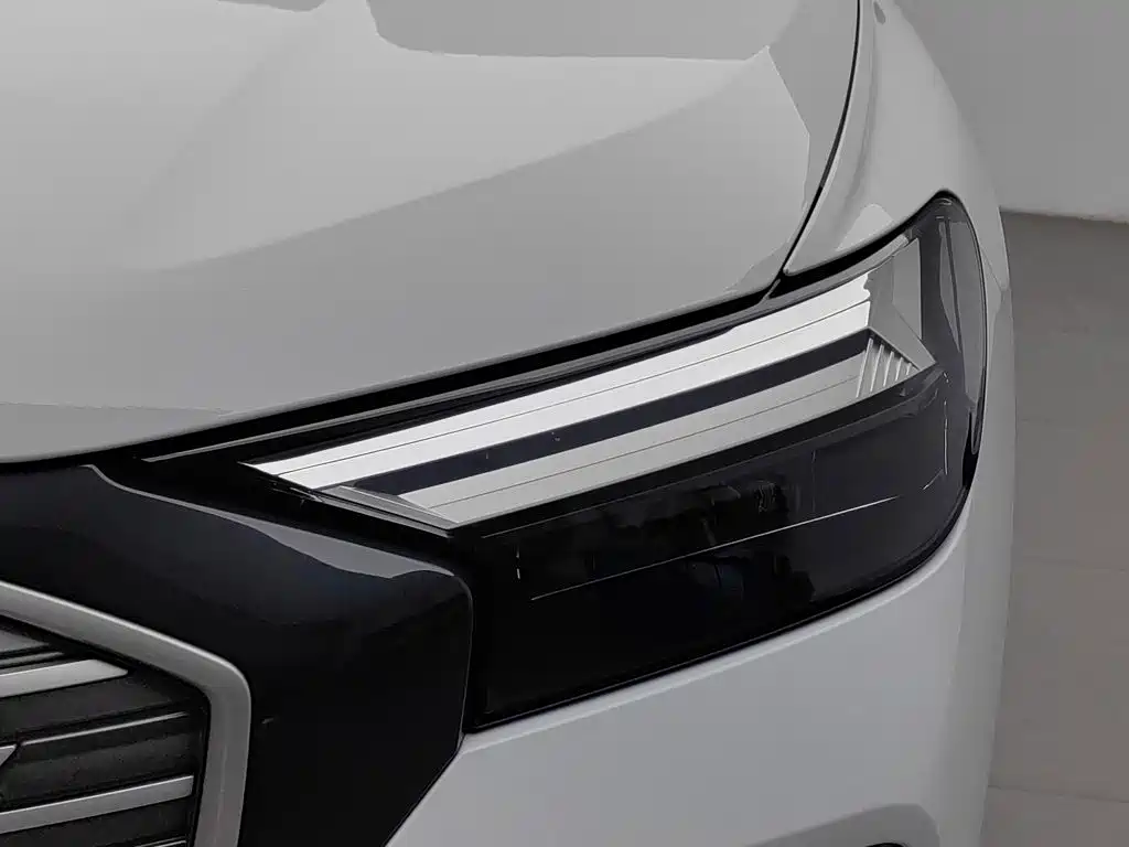 Audi Q4 e-tron — миниатюра 7