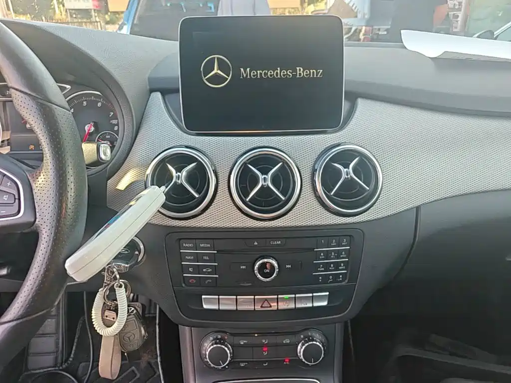 Mercedes-Benz B-Class — миниатюра 13