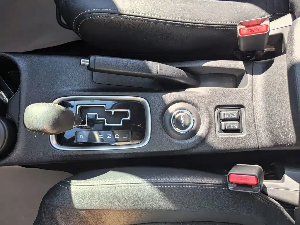 Mitsubishi Outlander — миниатюра 15