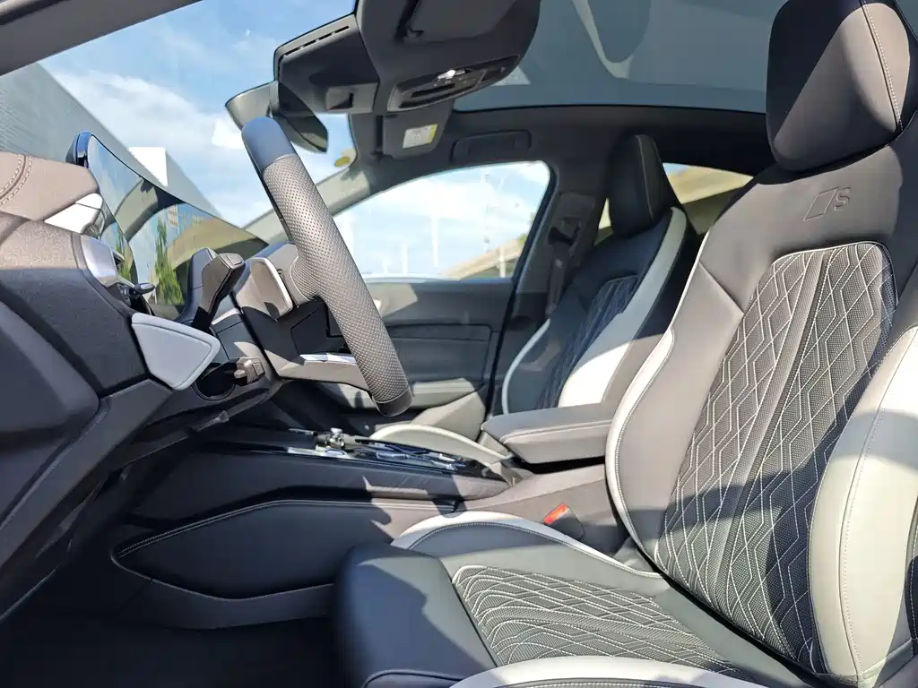Audi Audi A5L — миниатюра 5