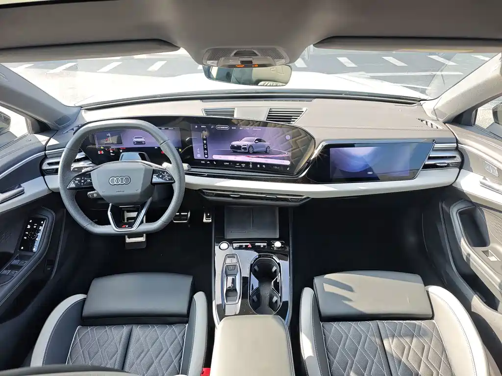Audi Audi A5L — миниатюра 4