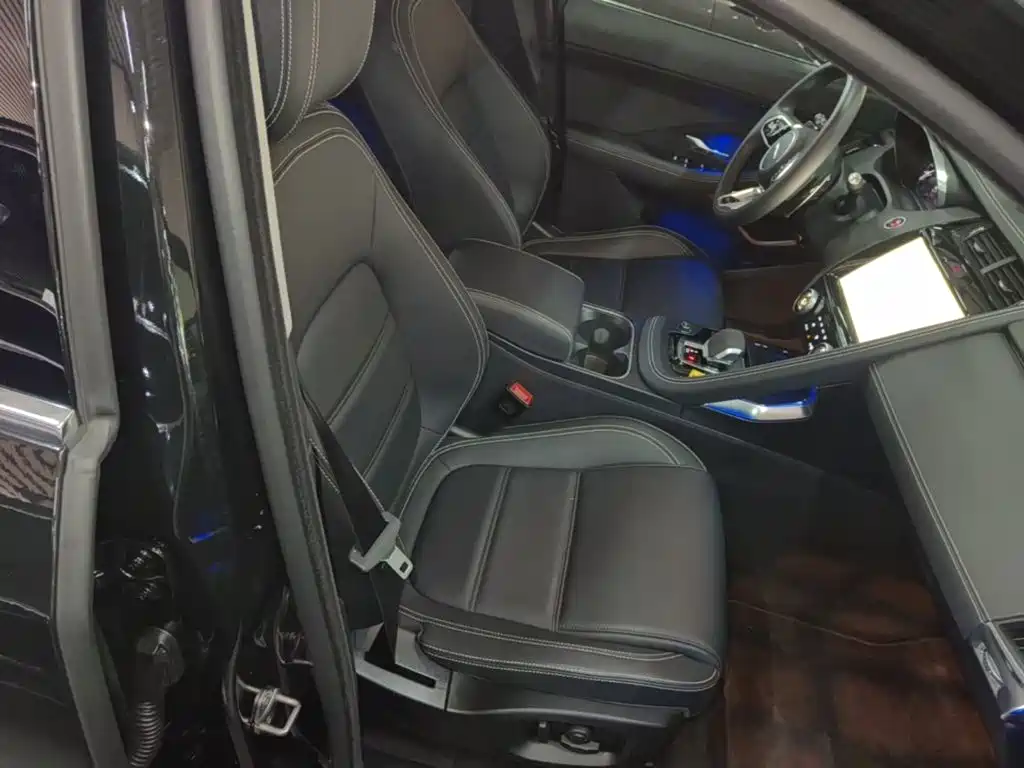 Jaguar E-PACE — миниатюра 25