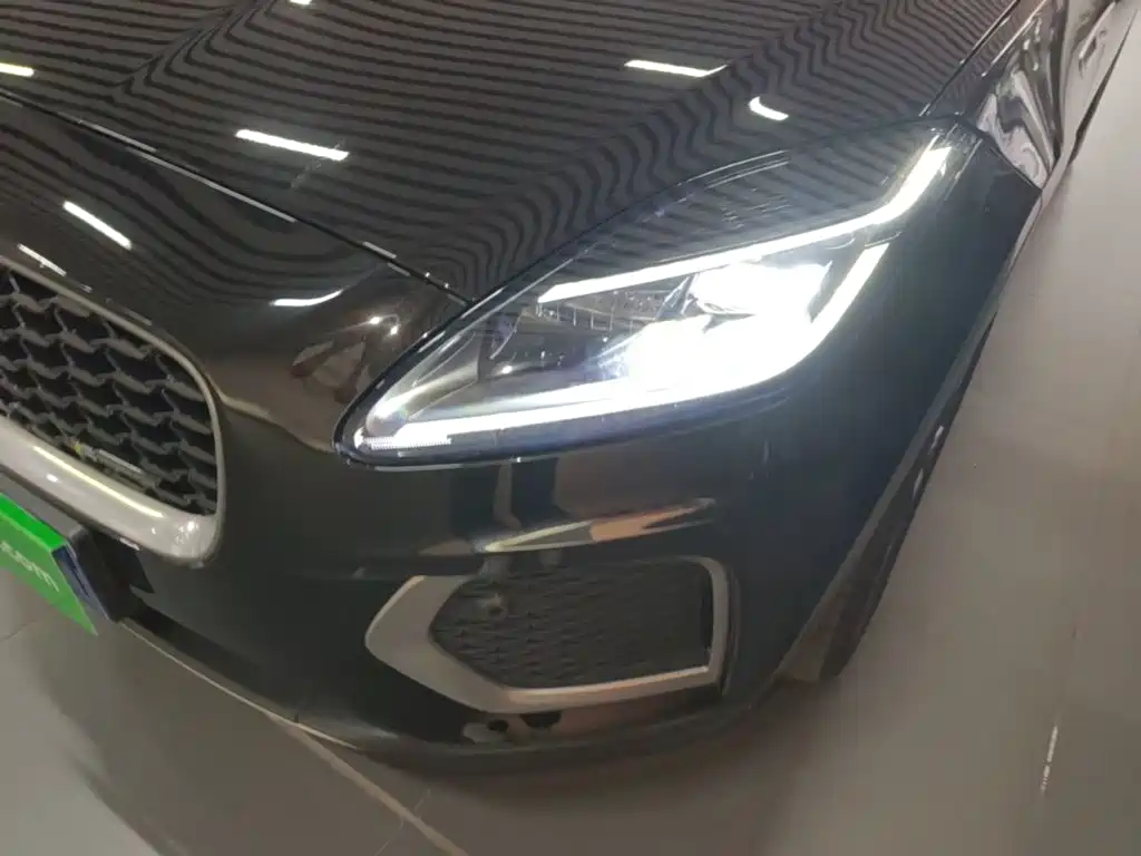 Jaguar E-PACE — миниатюра 24