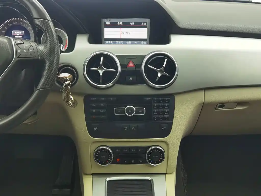 Mercedes-Benz GLK-Class — миниатюра 12