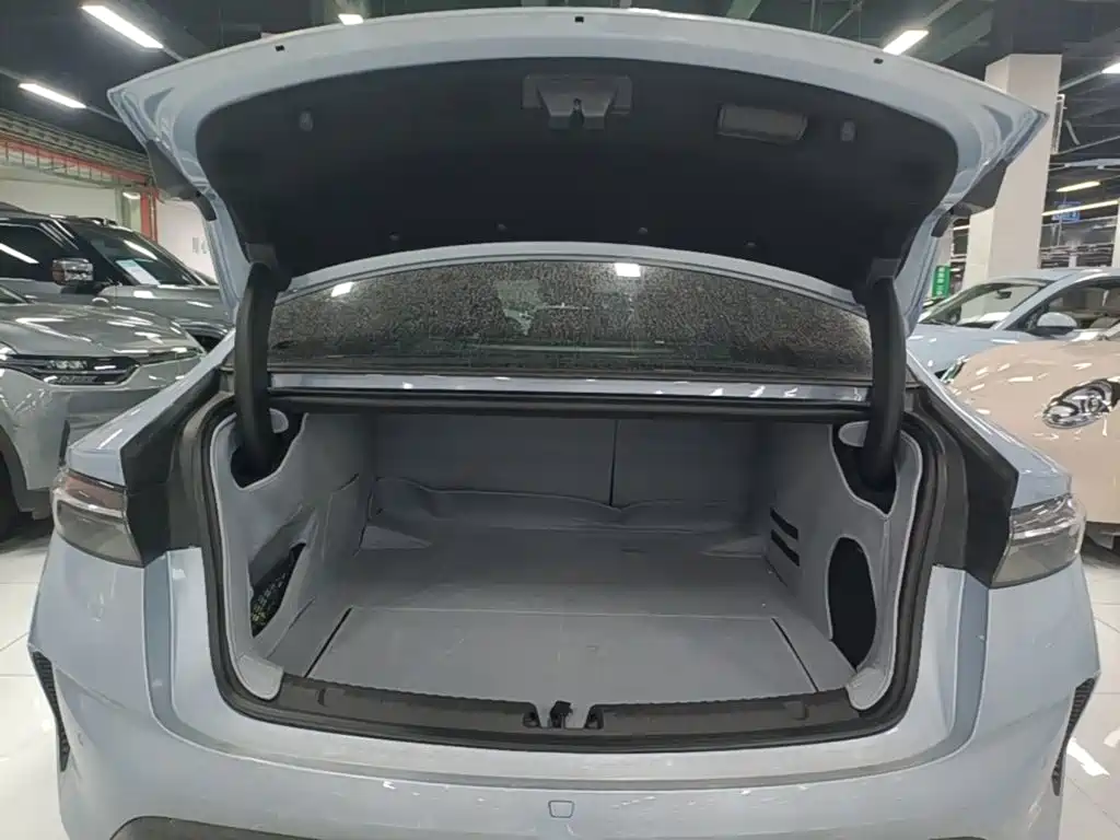 BYD Seal — миниатюра 19