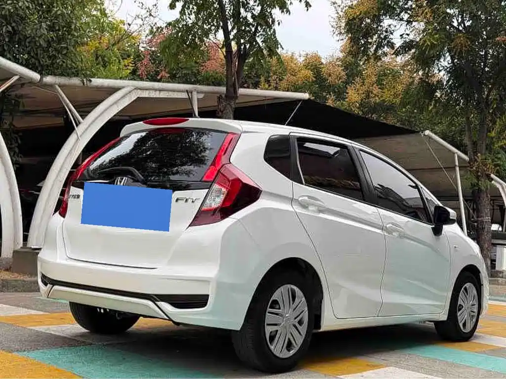 Honda Fit — миниатюра 8