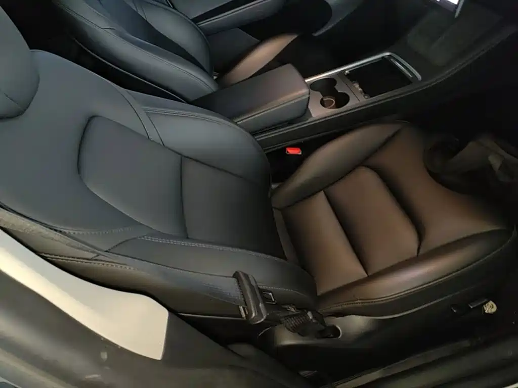 Tesla Model Y — миниатюра 25