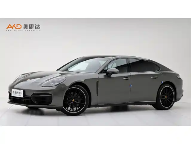 Porsche Panamera 4