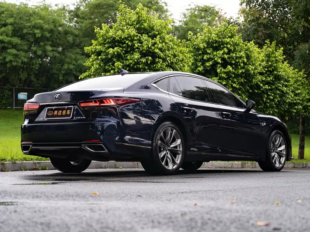 Lexus LS — миниатюра 3