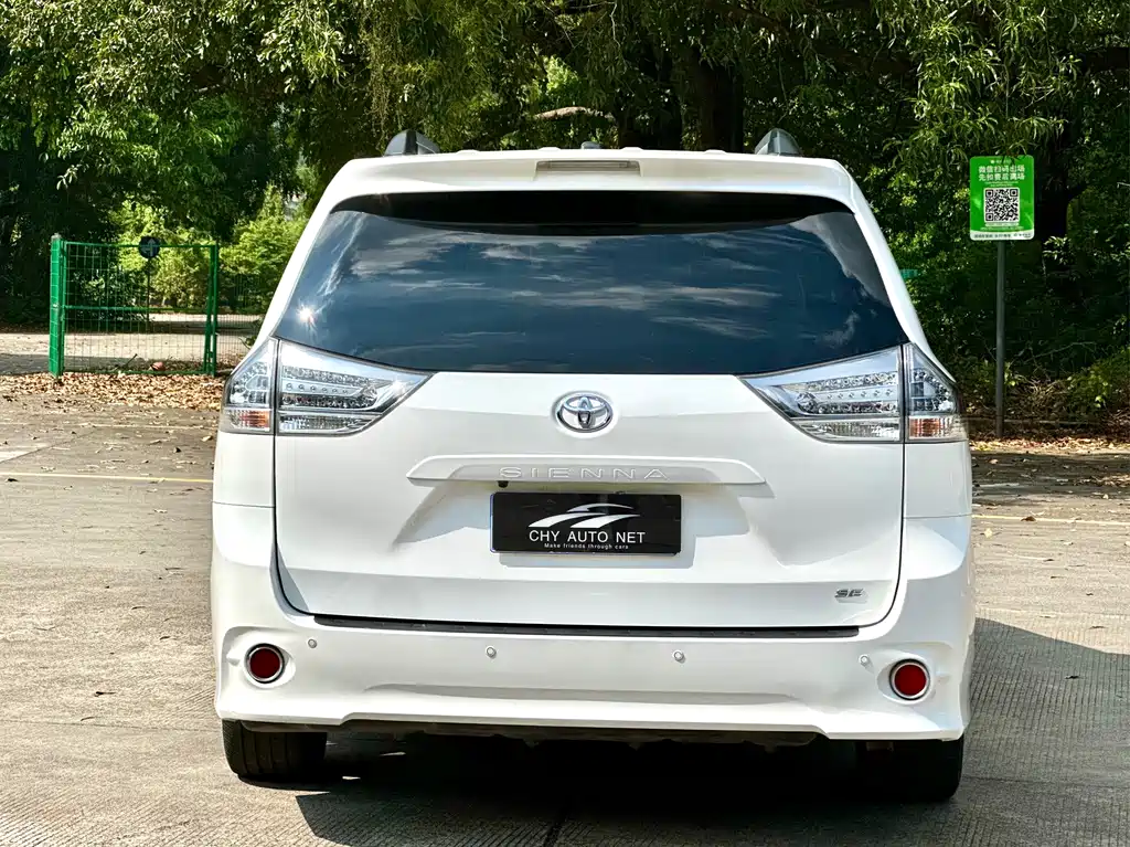 Toyota Sienna — миниатюра 5