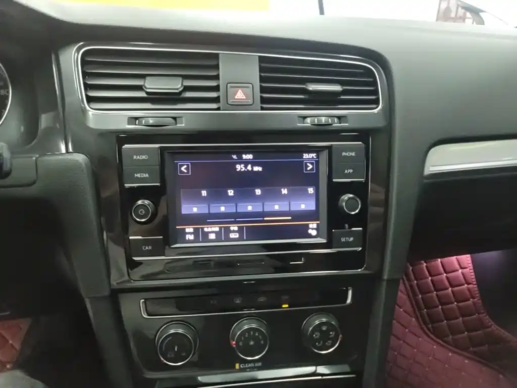 Volkswagen Golf — миниатюра 13
