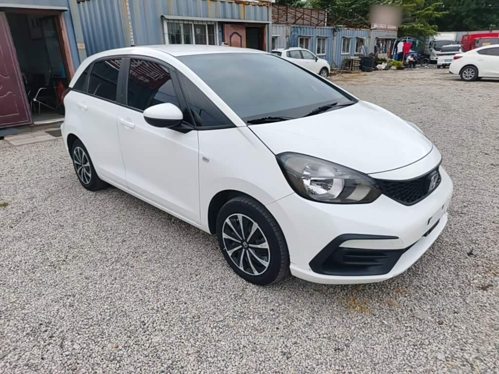 Honda Fit 1.5 л 2022 г. Белый, пробег 45199 км