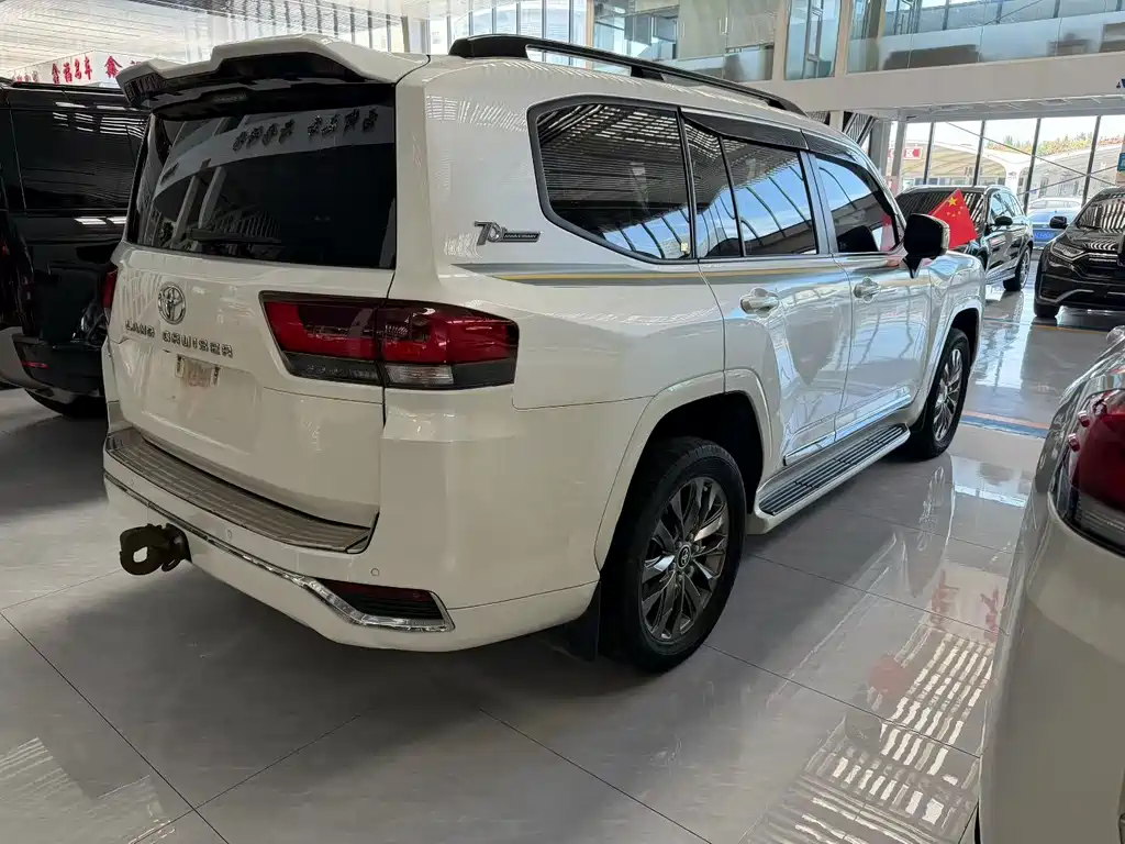 Toyota Land Cruiser — миниатюра 6