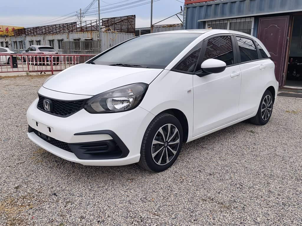 Honda Fit 1.5 л 2022 г. Белый, пробег 45199 км