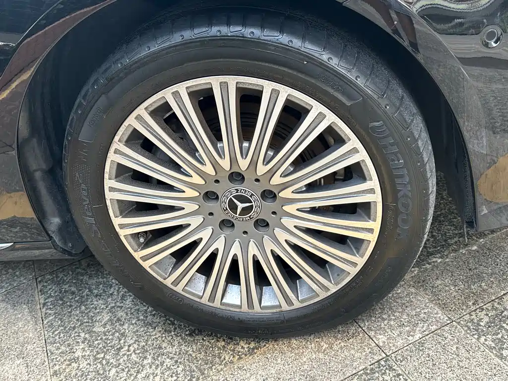 Mercedes-Benz E-Class — миниатюра 16