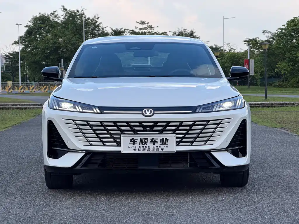 Changan Eado — миниатюра 2