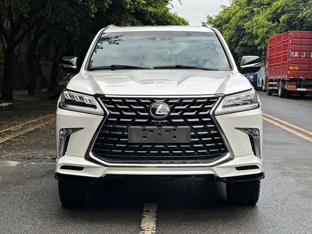 Lexus LX 2019 570