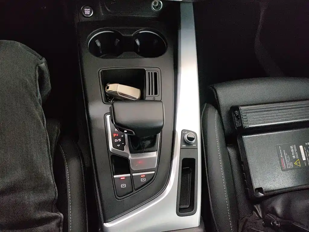 Audi A4L 2023 40 TFSI Fashion