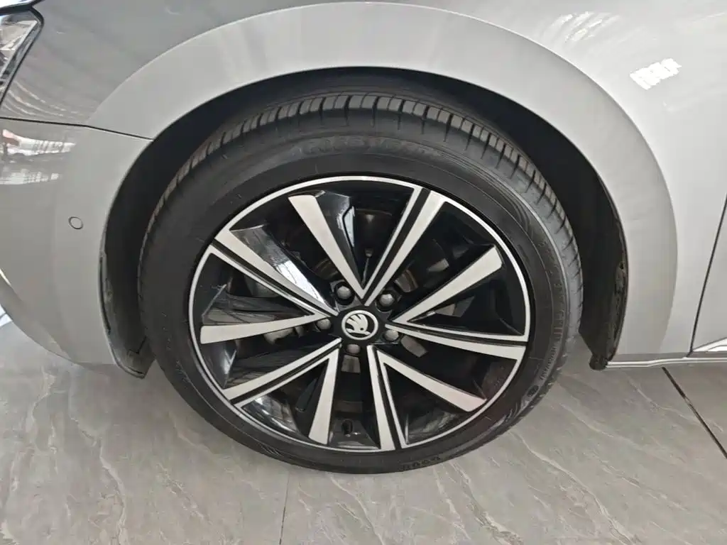 Skoda Superb — миниатюра 23