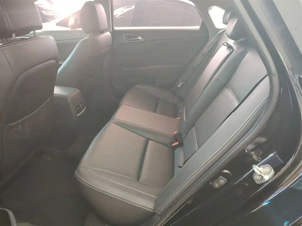 Hyundai Mistra 2017 1.6T AT GLS V