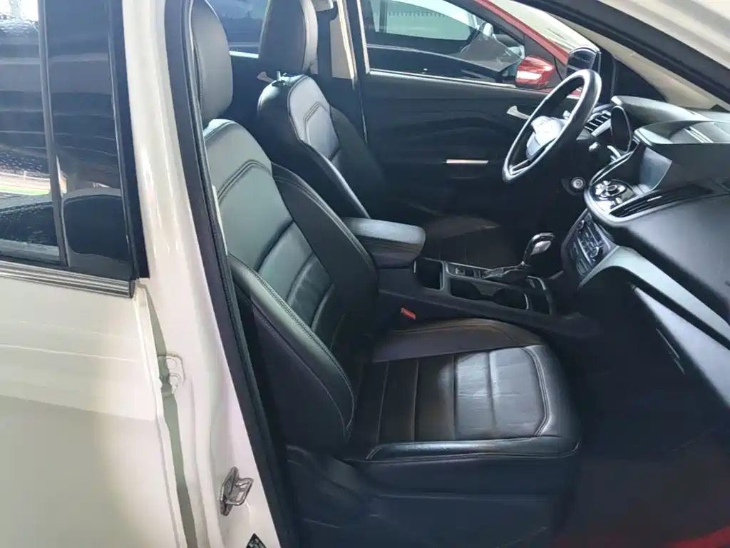 Ford Kuga — миниатюра 25