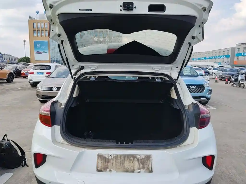 Geely Emgrand GS — миниатюра 19